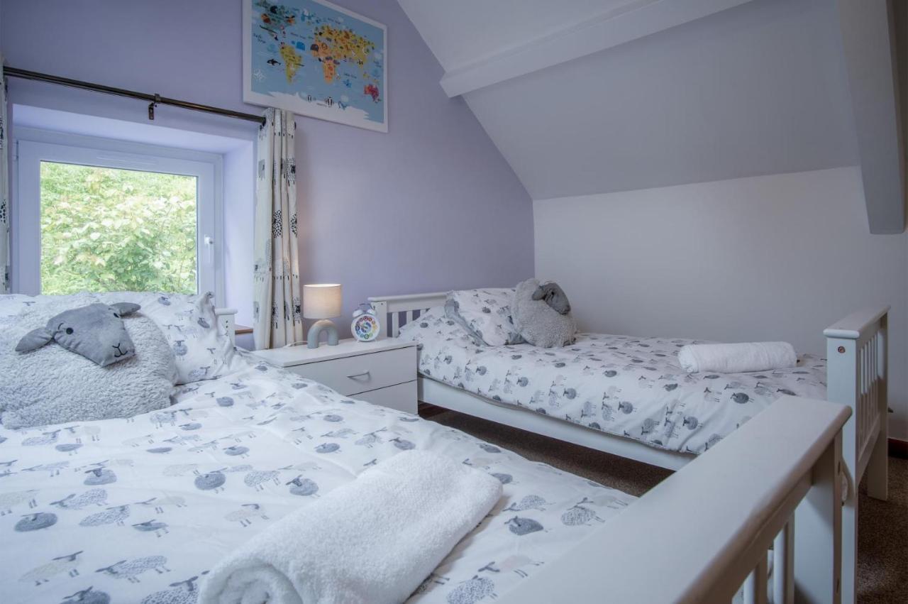 Tucking Mill - 3 Bedroom Holiday Home - Stepaside Stepaside  Exterior photo